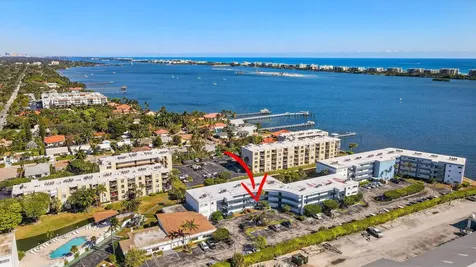 200 Waterway Drive Lantana FL 33462