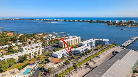 200 Waterway Drive Lantana FL 33462