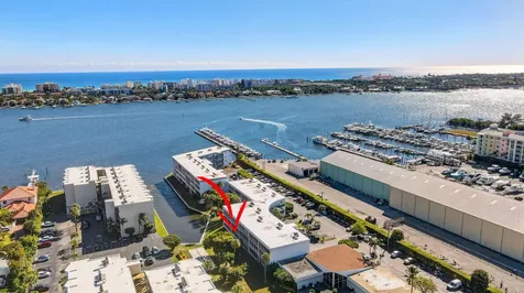 200 Waterway Drive Lantana FL 33462
