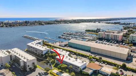 200 Waterway Drive Lantana FL 33462