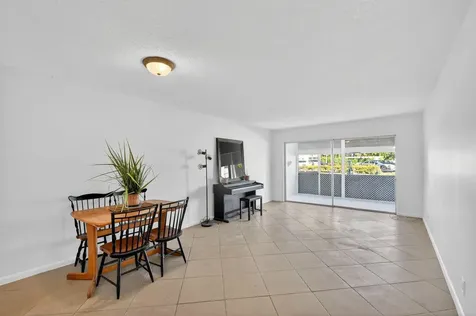 200 Waterway Drive Lantana FL 33462