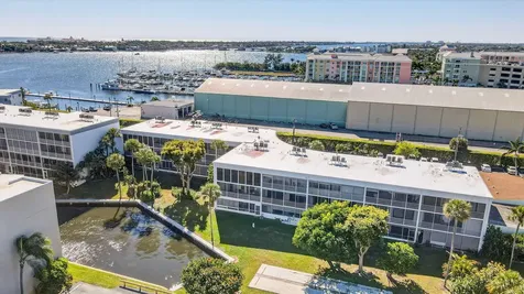 200 Waterway Drive Lantana FL 33462