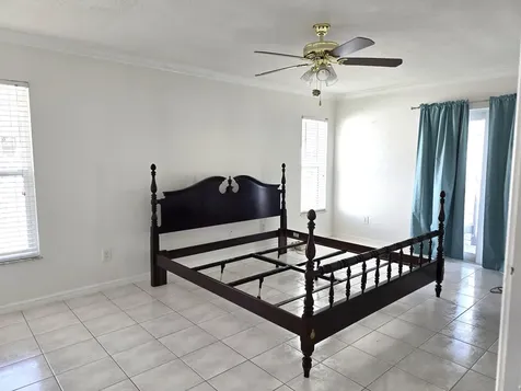 1011 Se Spinnaker Avenue Port Saint Lucie FL 34983