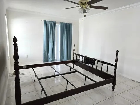 1011 Se Spinnaker Avenue Port Saint Lucie FL 34983