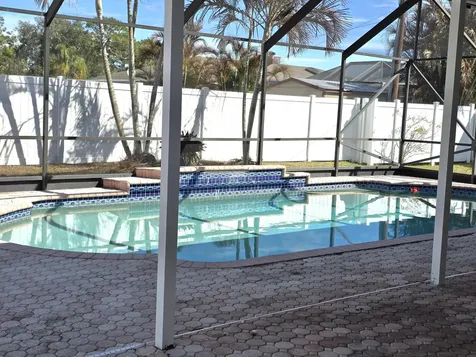 1011 Se Spinnaker Avenue Port Saint Lucie FL 34983