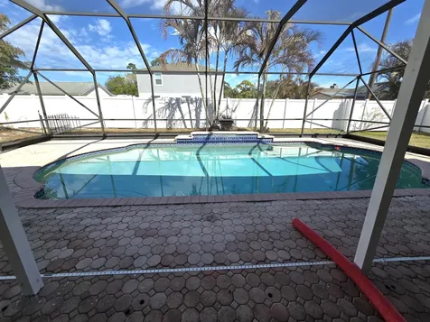 1011 Se Spinnaker Avenue Port Saint Lucie FL 34983