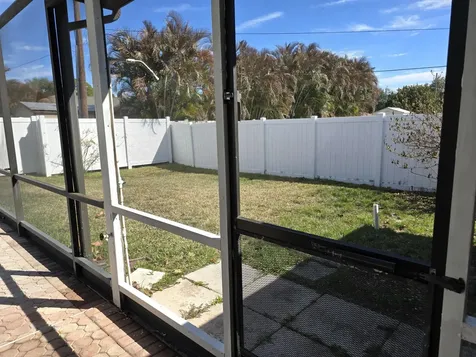 1011 Se Spinnaker Avenue Port Saint Lucie FL 34983