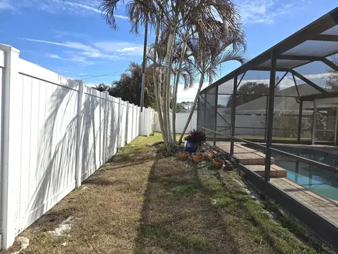 1011 Se Spinnaker Avenue Port Saint Lucie FL 34983