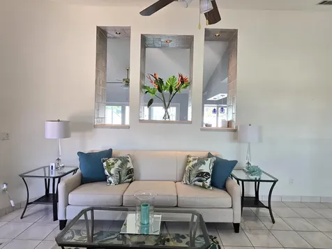 1011 Se Spinnaker Avenue Port Saint Lucie FL 34983
