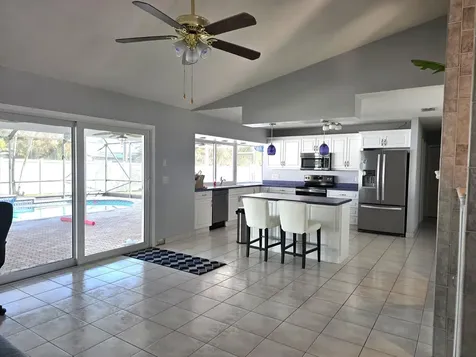 1011 Se Spinnaker Avenue Port Saint Lucie FL 34983