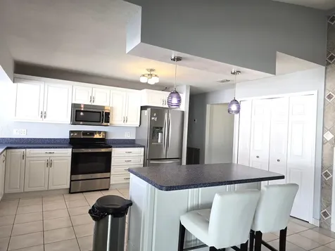 1011 Se Spinnaker Avenue Port Saint Lucie FL 34983
