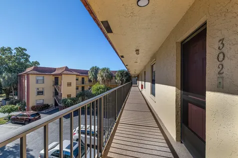 327 Southwind Drive North Palm Beach FL 33408