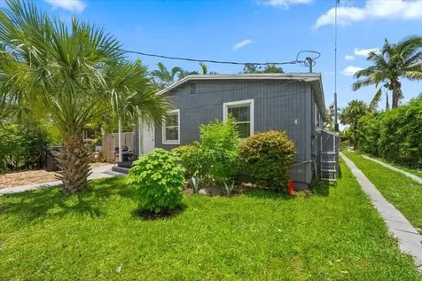 3593 Elizabeth Street Palm Springs FL 33461