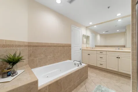 1002 E Heritage Club Circle Delray Beach FL 33483