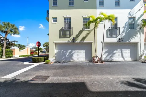 1002 E Heritage Club Circle Delray Beach FL 33483