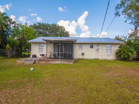 542 Se Faith Terrace Port Saint Lucie FL 34983