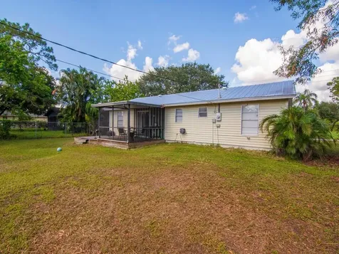 542 Se Faith Terrace Port Saint Lucie FL 34983