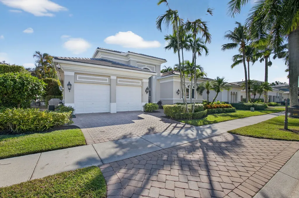 120 Via Mariposa Palm Beach Gardens FL 33418