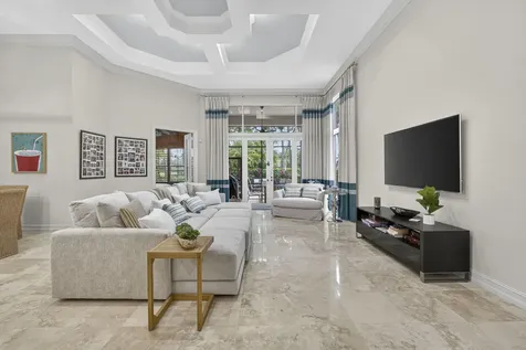 120 Via Mariposa Palm Beach Gardens FL 33418