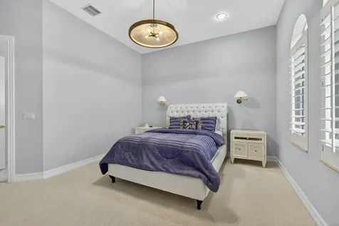 120 Via Mariposa Palm Beach Gardens FL 33418