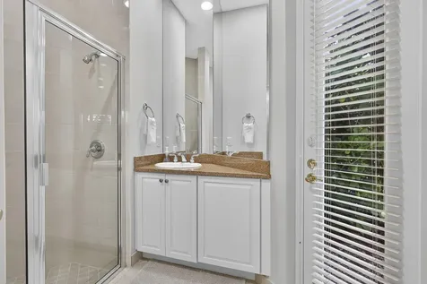 120 Via Mariposa Palm Beach Gardens FL 33418