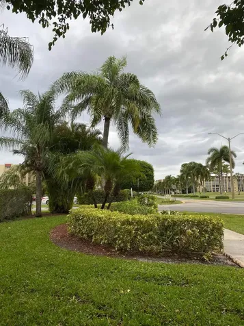 3755 Via Poinciana Lake Worth FL 33467