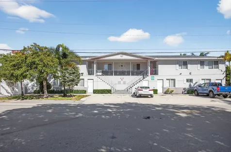 825 NE 6th Street Fort Lauderdale FL 33304