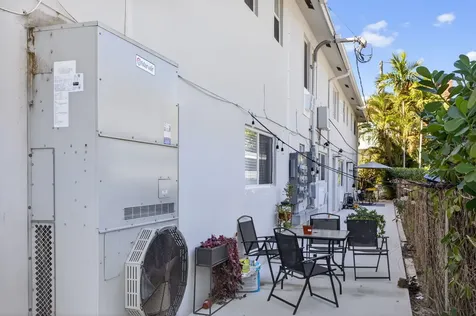 825 NE 6th Street Fort Lauderdale FL 33304