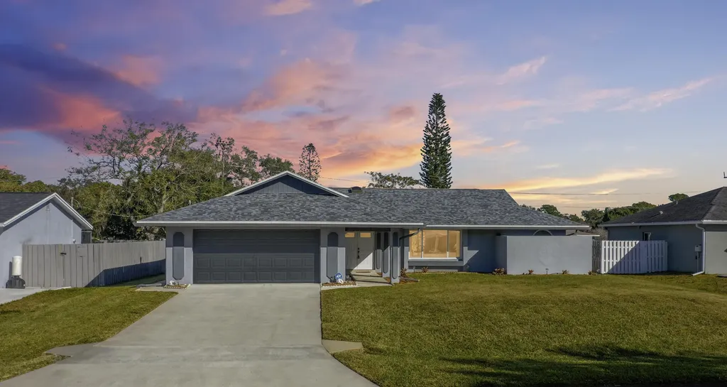 121 Se Lakehurst Drive Port Saint Lucie FL 34983