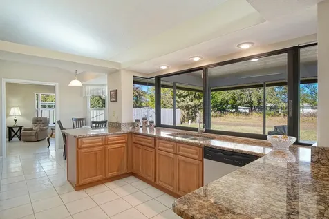 121 Se Lakehurst Drive Port Saint Lucie FL 34983