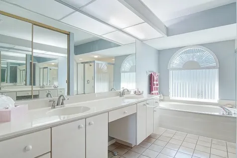 121 Se Lakehurst Drive Port Saint Lucie FL 34983
