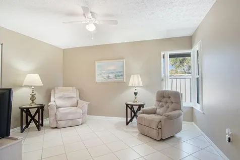 121 Se Lakehurst Drive Port Saint Lucie FL 34983