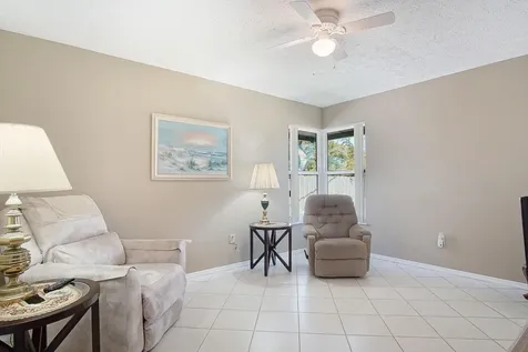 121 Se Lakehurst Drive Port Saint Lucie FL 34983