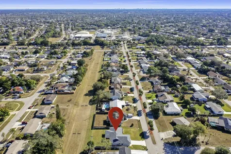 121 Se Lakehurst Drive Port Saint Lucie FL 34983