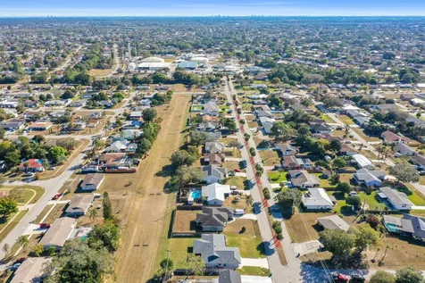 121 Se Lakehurst Drive Port Saint Lucie FL 34983