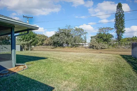 121 Se Lakehurst Drive Port Saint Lucie FL 34983