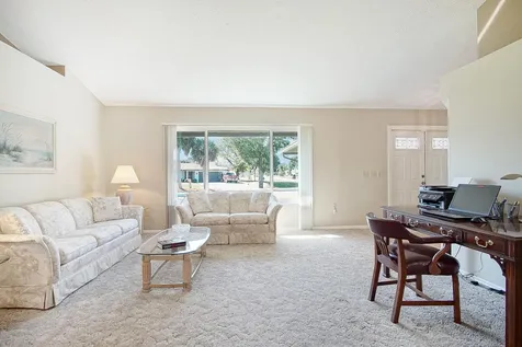 121 Se Lakehurst Drive Port Saint Lucie FL 34983