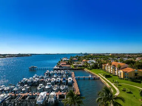 157 Yacht Club Way Hypoluxo FL 33462
