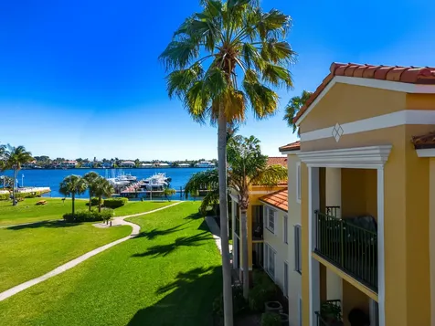 157 Yacht Club Way Hypoluxo FL 33462