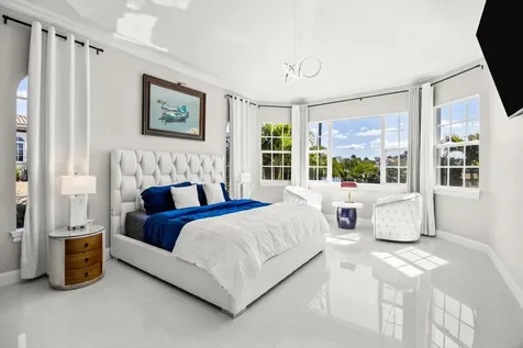 146 Se Bella Strano Port Saint Lucie FL 34984