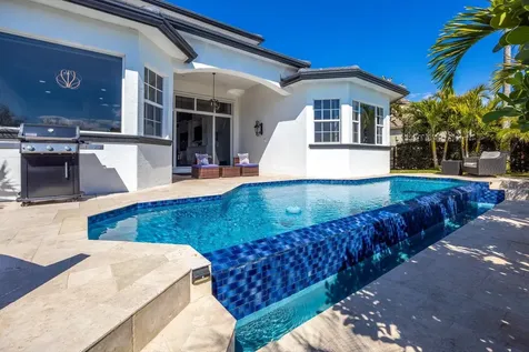 146 Se Bella Strano Port Saint Lucie FL 34984