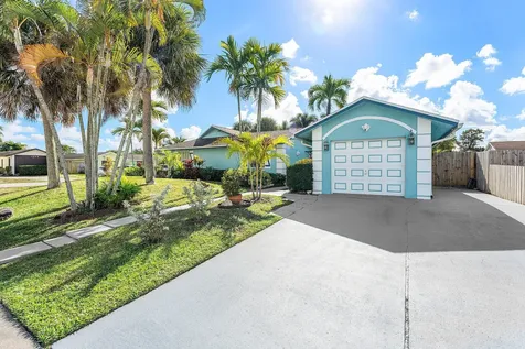10290 Carmen Lane Royal Palm Beach FL 33411
