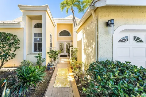 13853 Palm Grove Place Palm Beach Gardens FL 33418