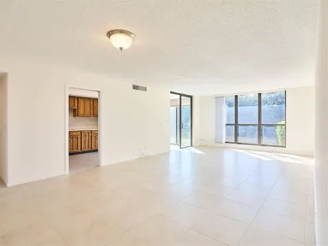 5250 Woodland Lakes Drive Palm Beach Gardens FL 33418