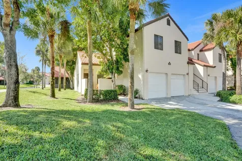 12 Via De Casas Sur Boynton Beach FL 33426