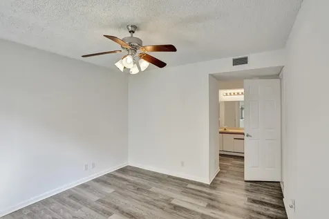 12 Via De Casas Sur Boynton Beach FL 33426