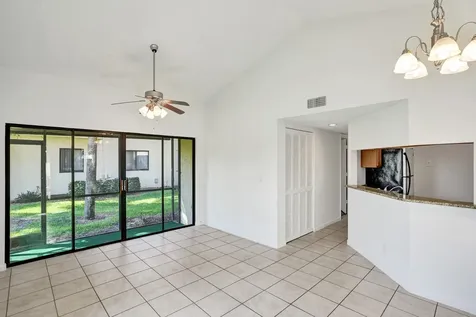 12 Via De Casas Sur Boynton Beach FL 33426