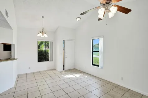 12 Via De Casas Sur Boynton Beach FL 33426