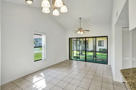 12 Via De Casas Sur Boynton Beach FL 33426