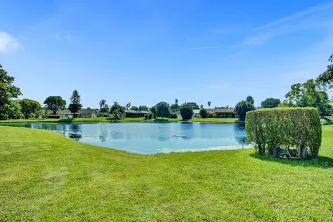 12 Via De Casas Sur Boynton Beach FL 33426